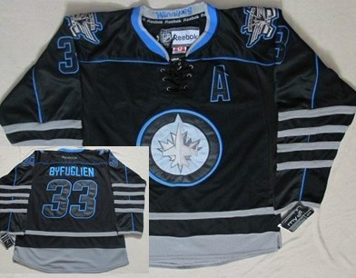 33  Dustin Byfuglien - Winter Classic - icethetics.info