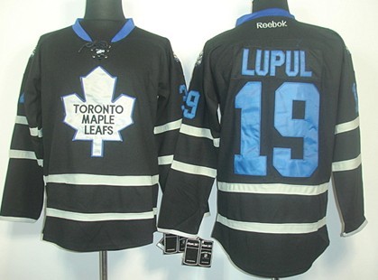 black maple leafs jersey